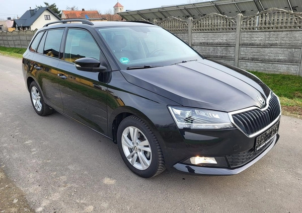 Skoda Fabia cena 58999 przebieg: 8900, rok produkcji 2022 z Namysłów małe 106
